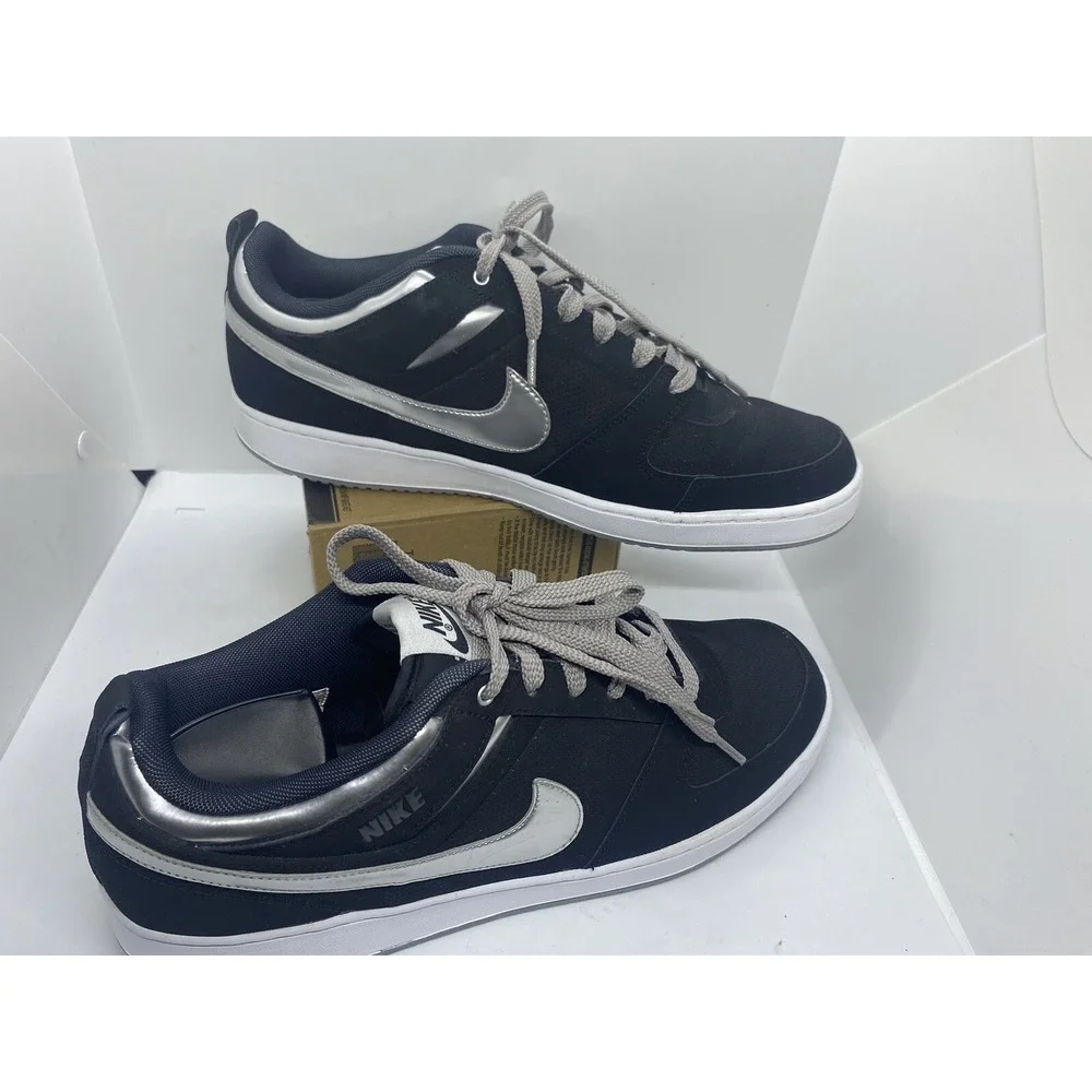 Nike convention low